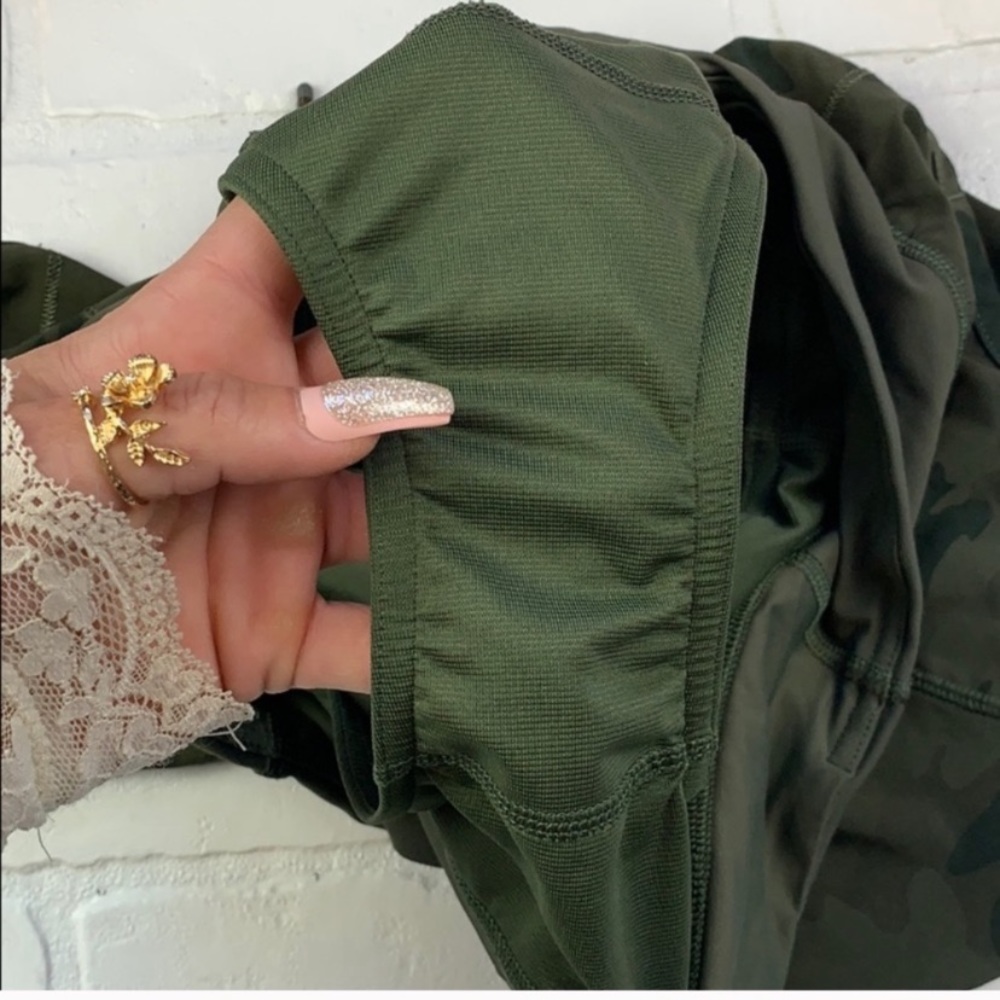 🍋Lululemon Speed Short!🦄 - Picture 6 of 7